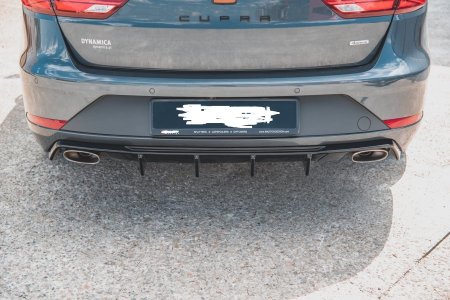 SEAT LEON CUPRA 2018 (فتحتين)